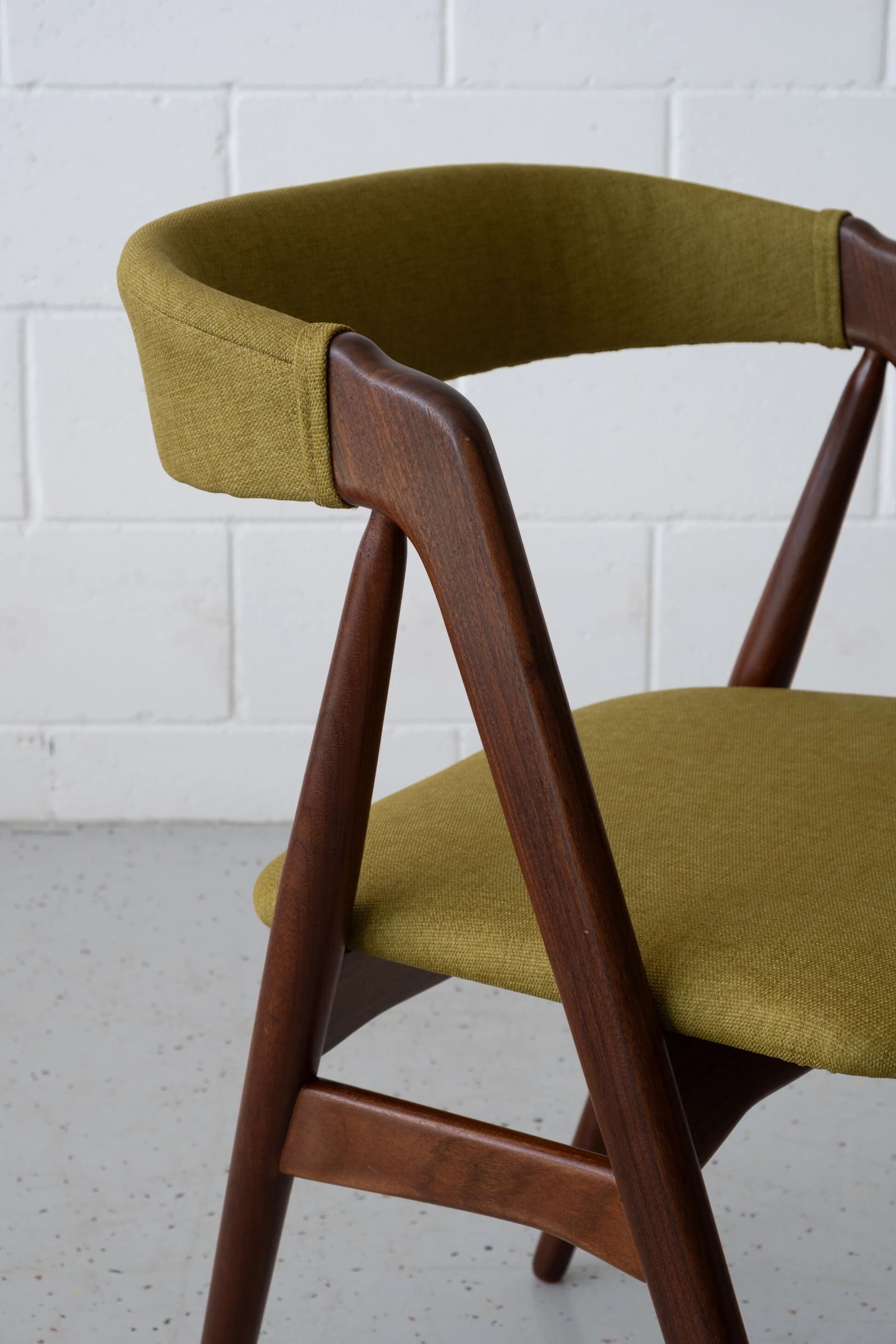 Chaises en teck modèle 205 de Thomas Harlev