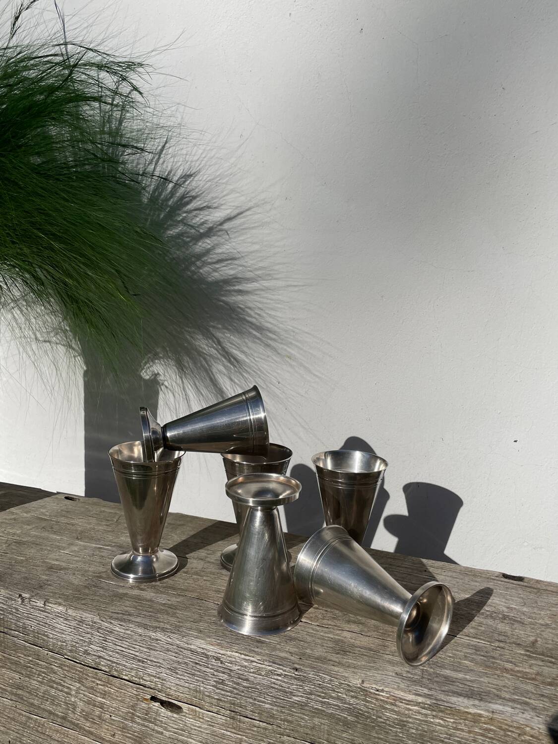 6 conical silver-plated metal bowls with hallmarks / Art Deco stemmed glasses