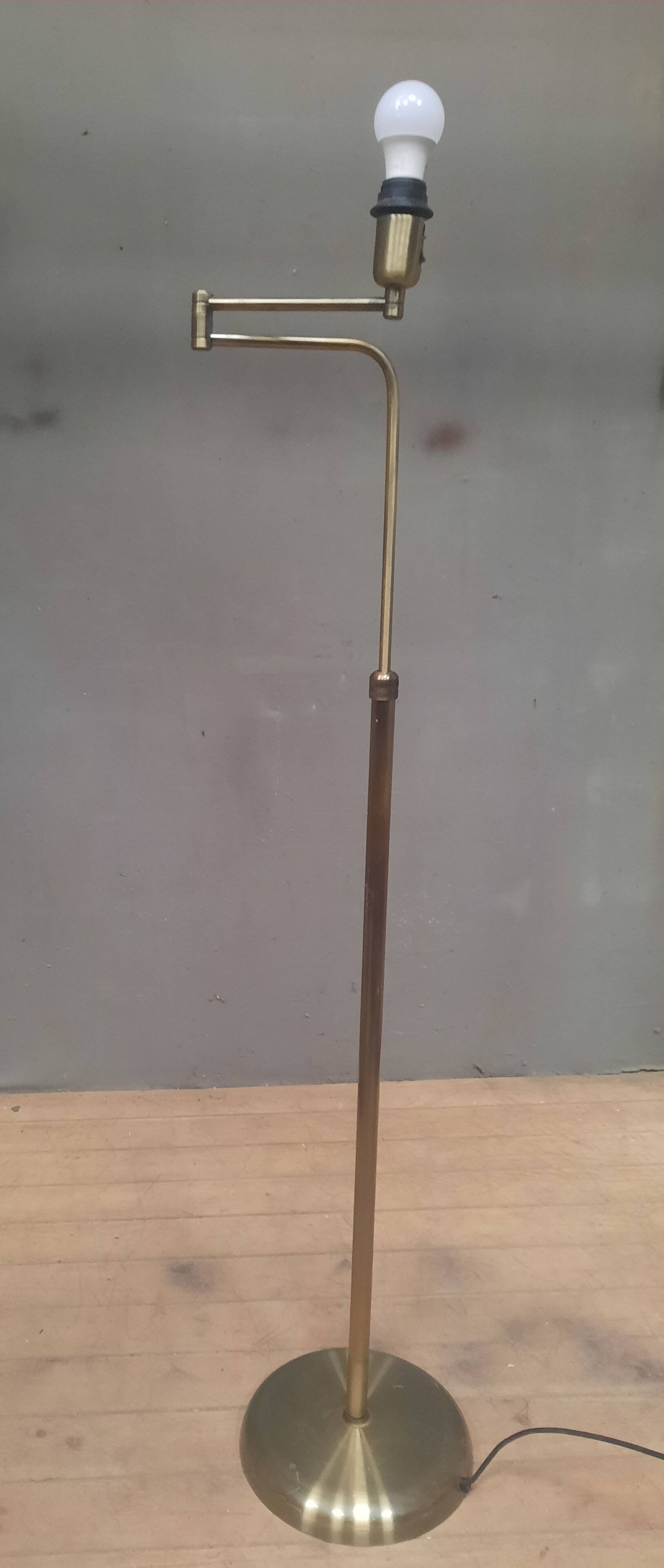 Adjustable height reading stand