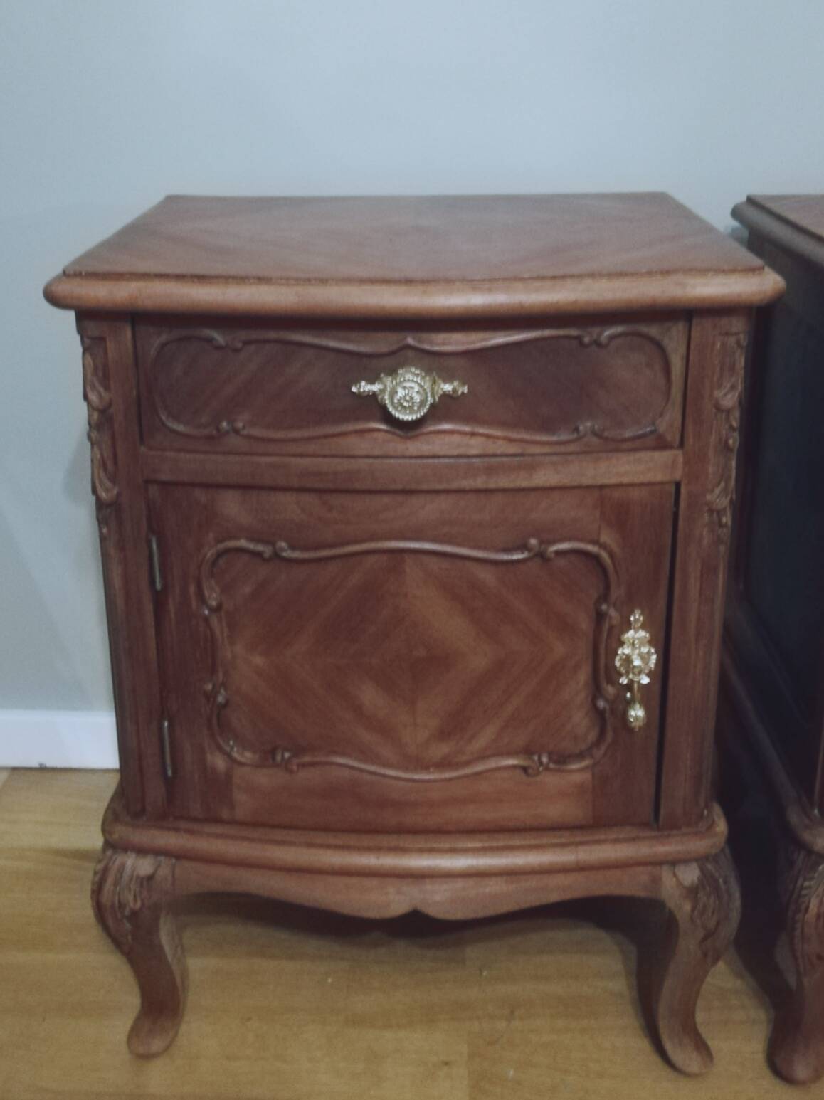Paire de tables de chevets en acajou