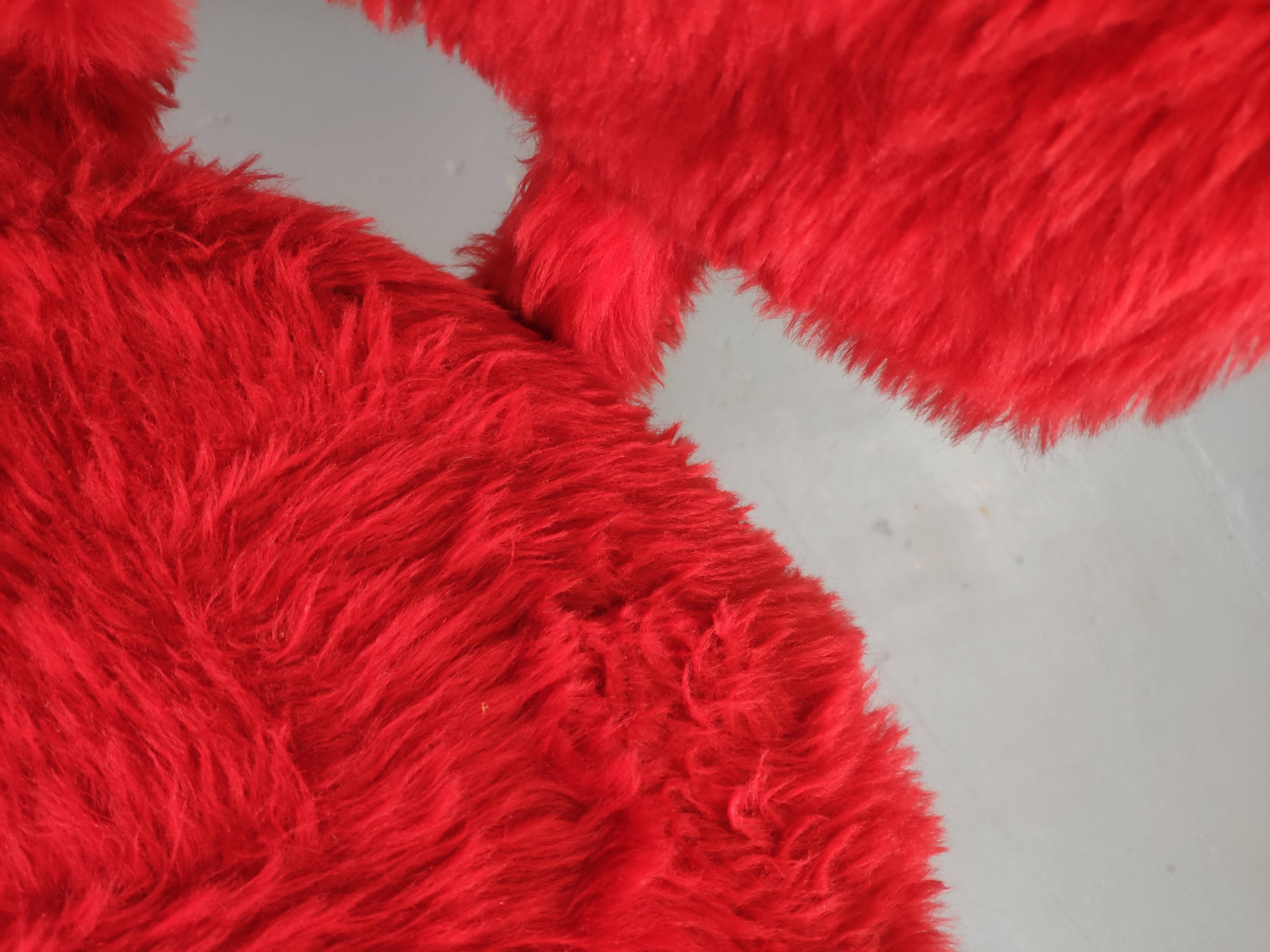 Vintage red moumoute chair golden feet