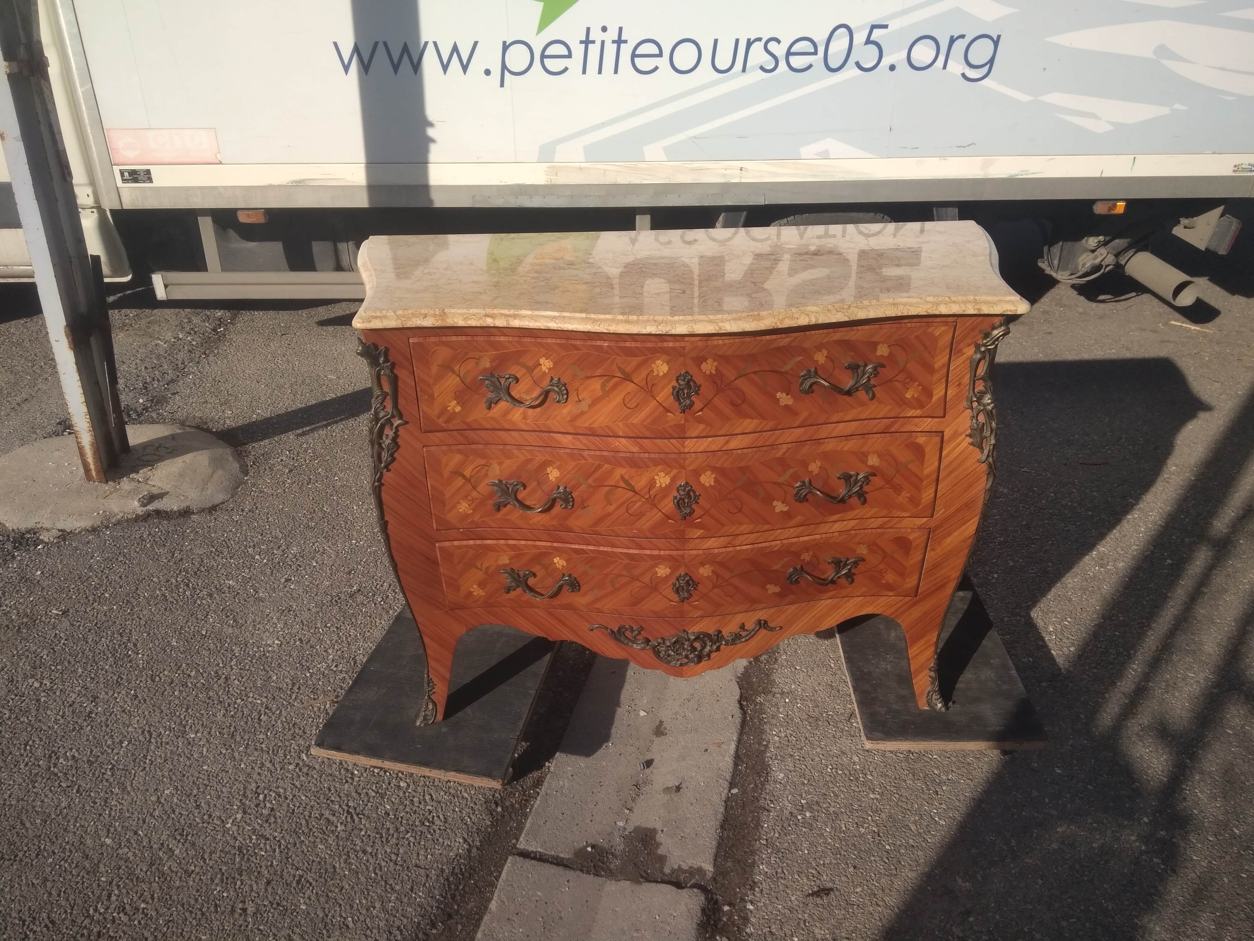 Curved 3-drawer Louis XV drawers from the 1950s