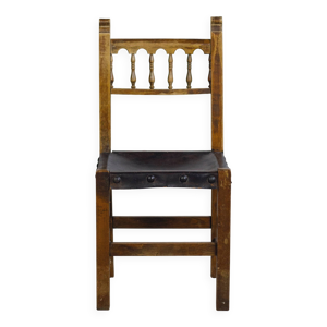 chaise brutaliste bois