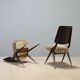 Lot de huit chaises vintage avec embouts en laiton