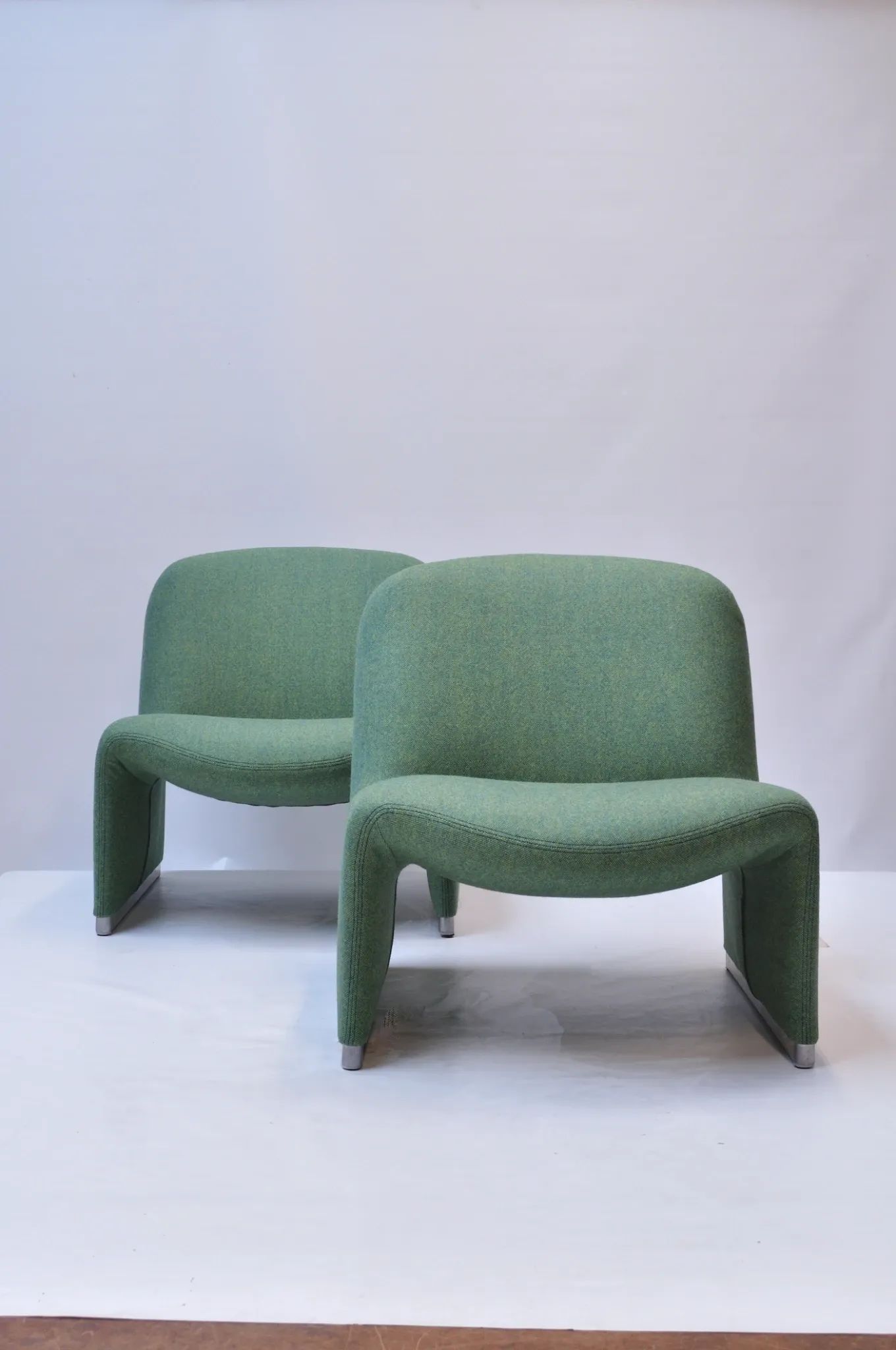 Pair of Alky Lounge Chairs – Giancarlo Piretti, Castelli / Artifort, 1969