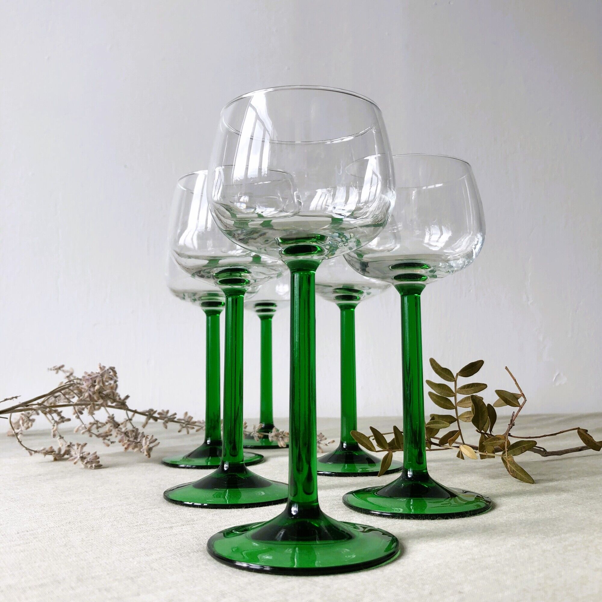 6 elegant green green white wine glasses from Alsace, brand Luminarc Verrerie D'Arques design
