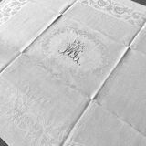 Service of 12 towels