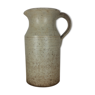 Sandstone pitcher