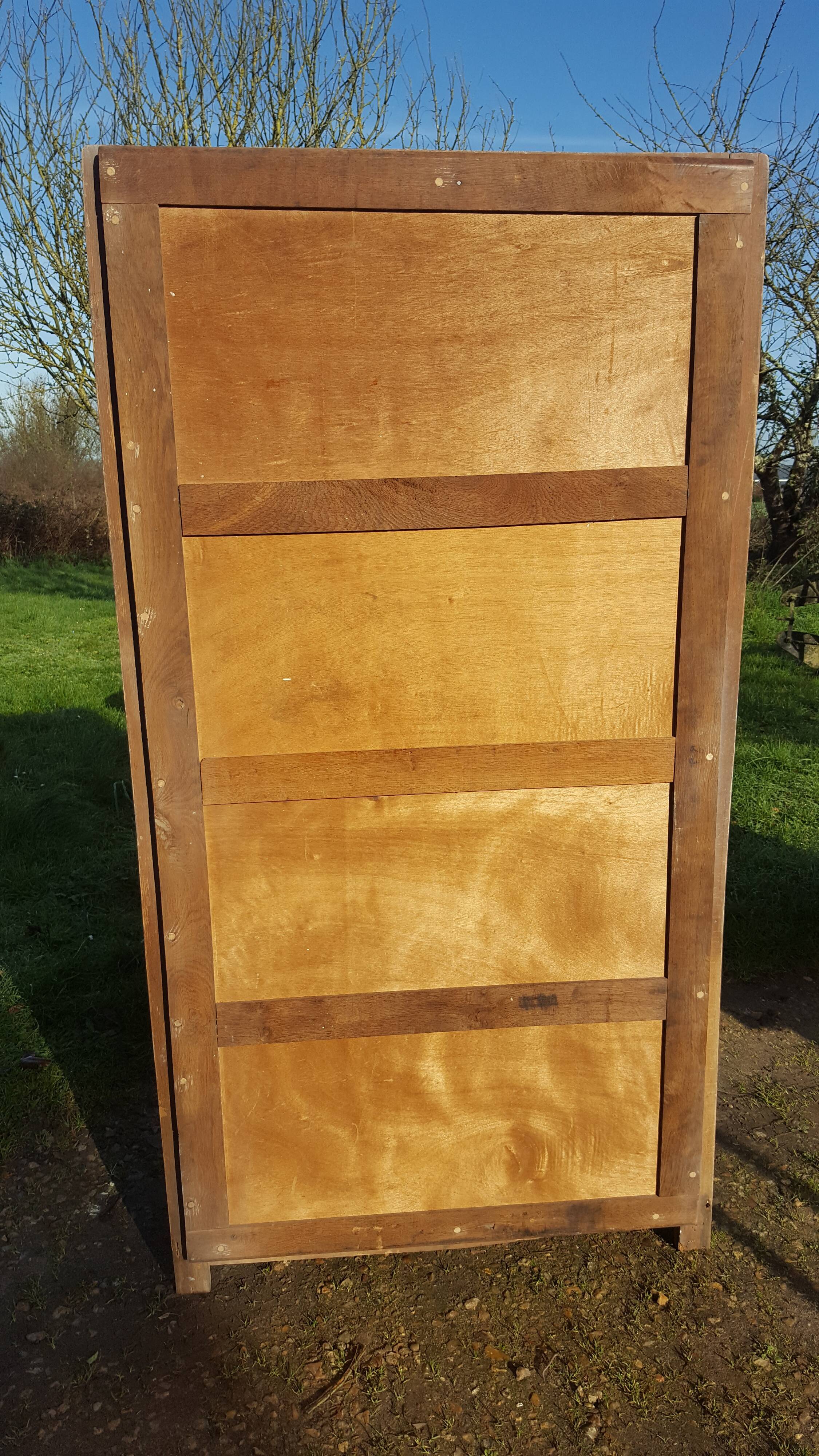 Parisian wardrobe patina blue sky