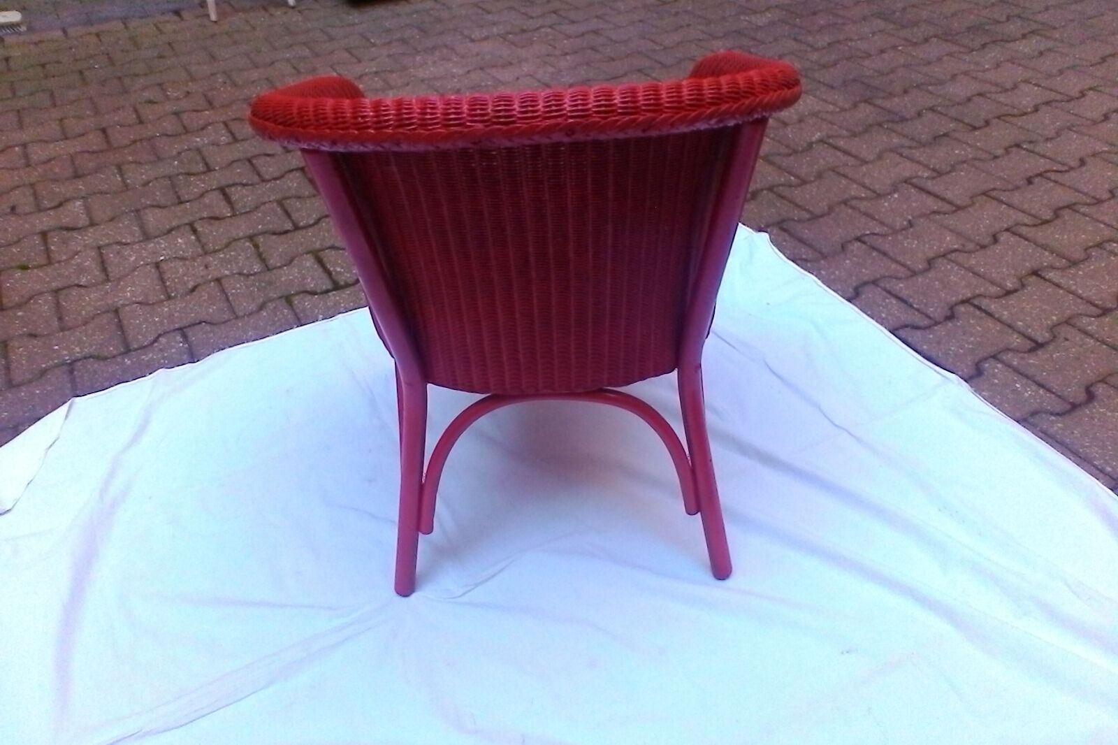 Vintage chair in red rattan