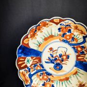 Imari porcelain plate with Japanese-style floral decoration, late 19th century