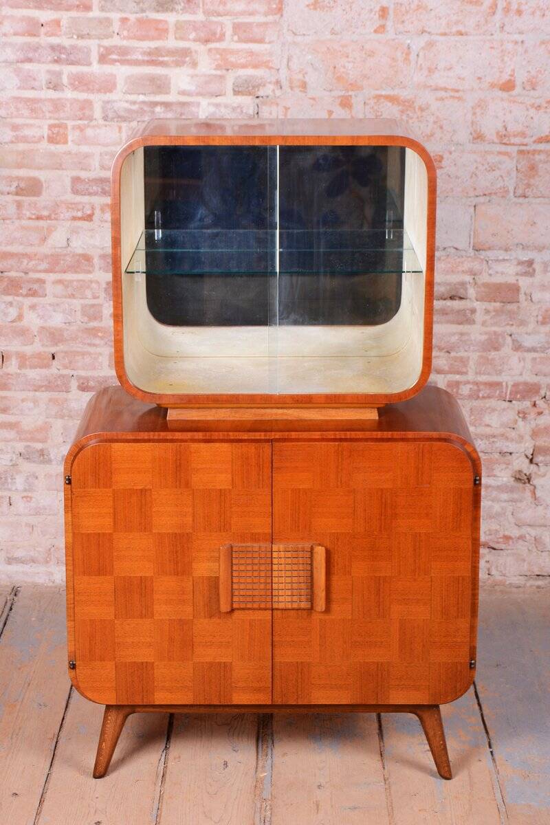 Czech Art Deco Sideboard in Walnut attributed to J. Halabala for Up Zavody, 1940s