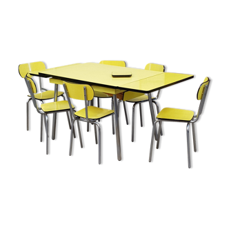 Table and 6 formica chair