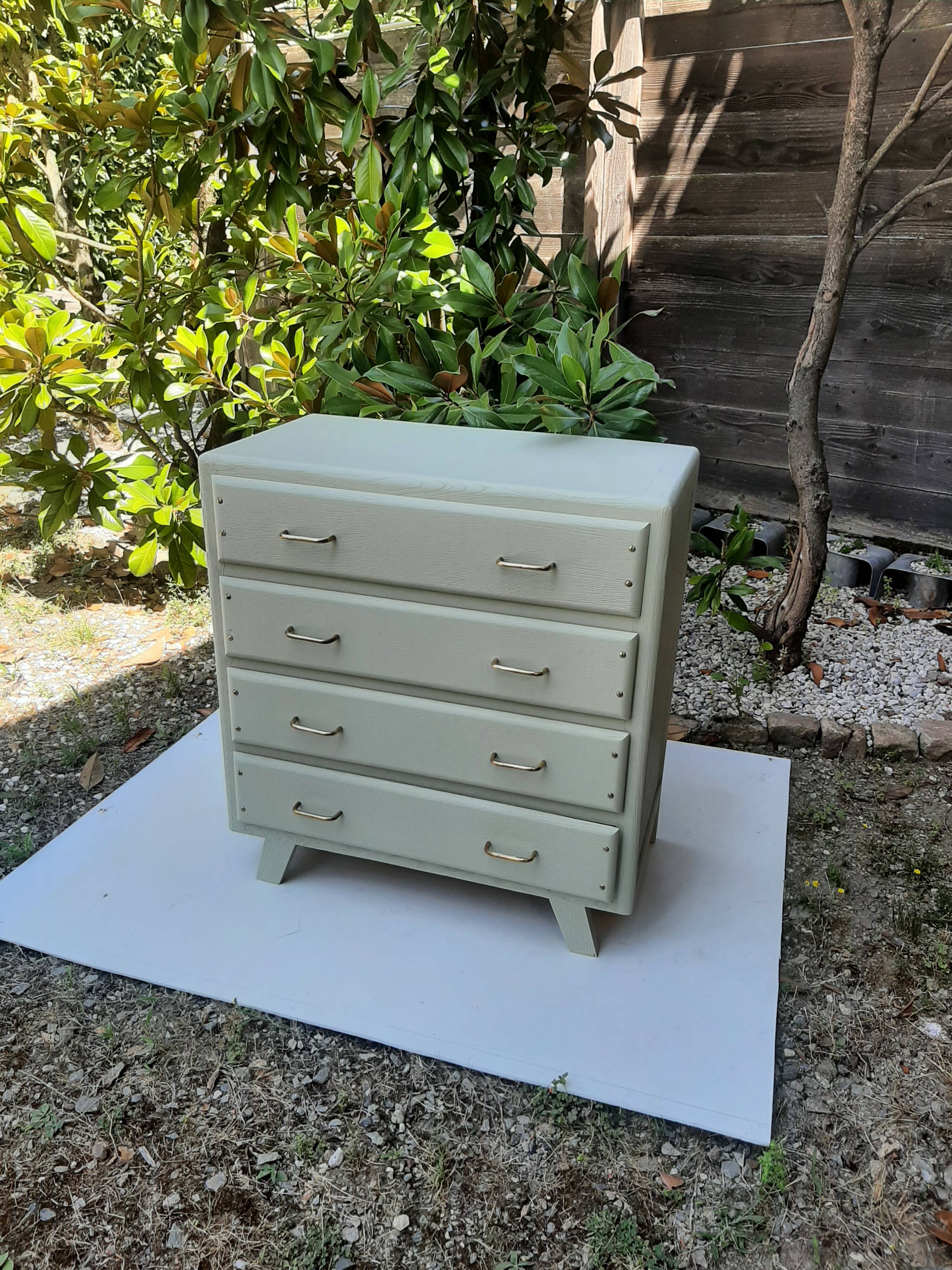 Vintage chest of drawers