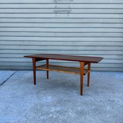 Table basse danosie par Jorgen Aakjaer Jorgensen