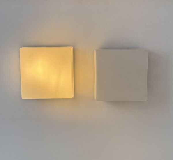 Paire d'applique vintage, métal brossé et opaline, France, 1970