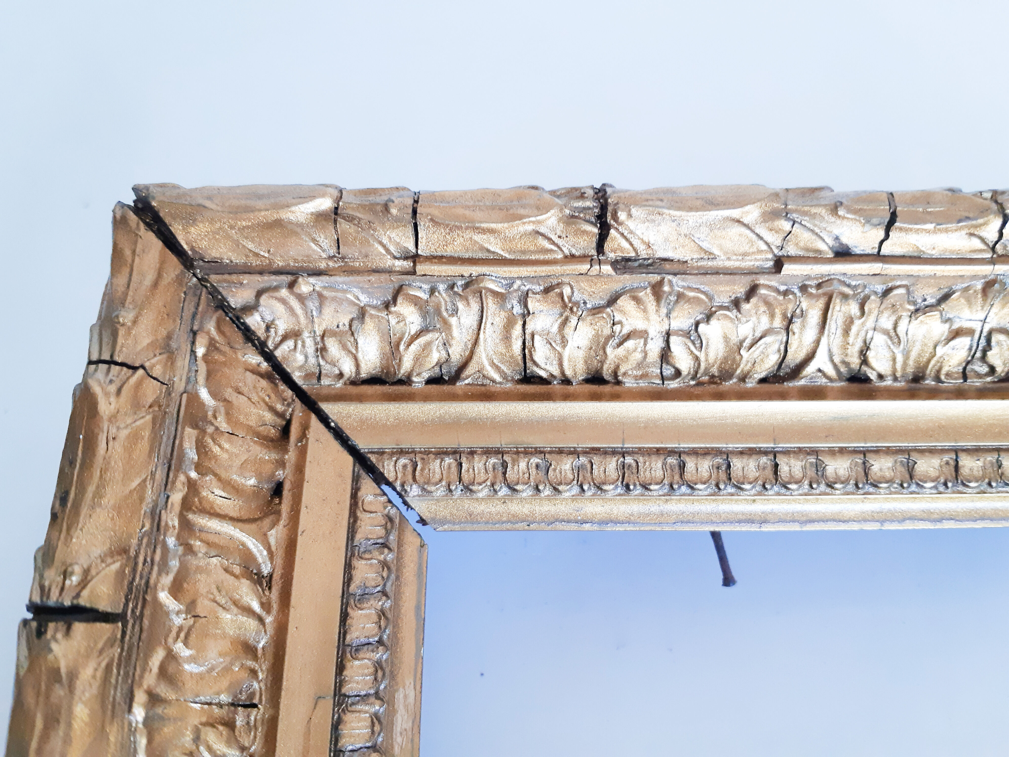 Molded frame in wood and gilded stucco, XIXth, 25 cm x 17 cm