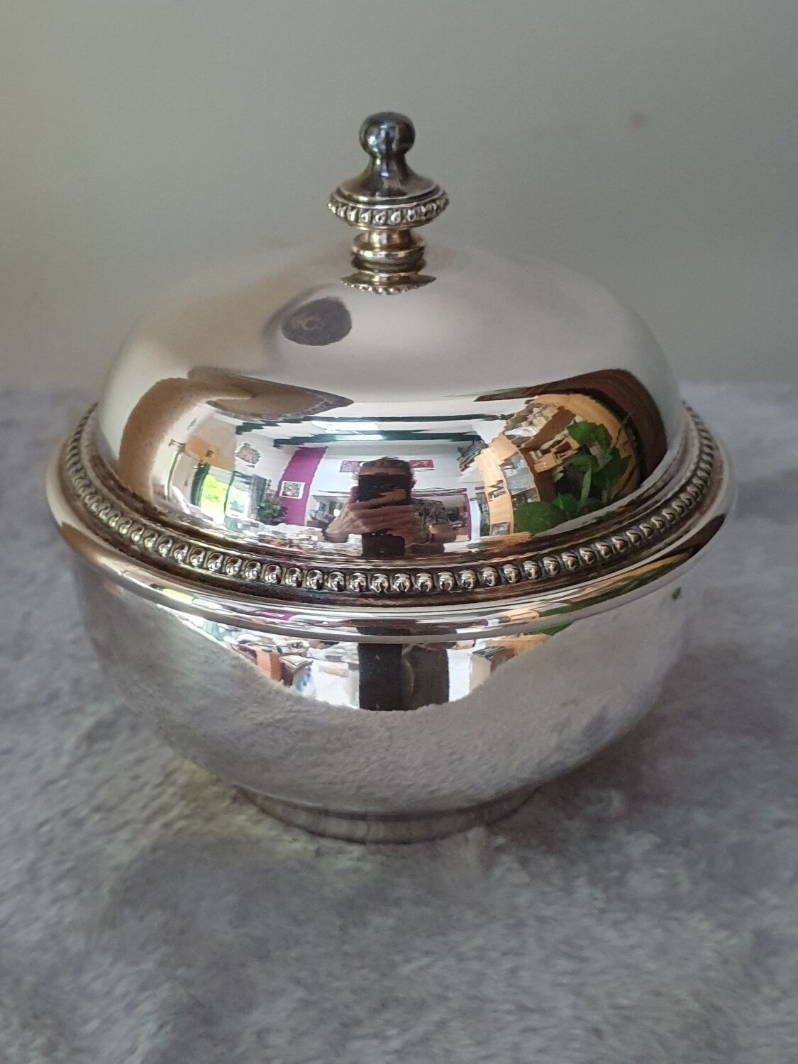 Sugar bowl in vintage silver metal