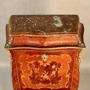 Secrétaire de dame marqueté galbé de style Louis XV