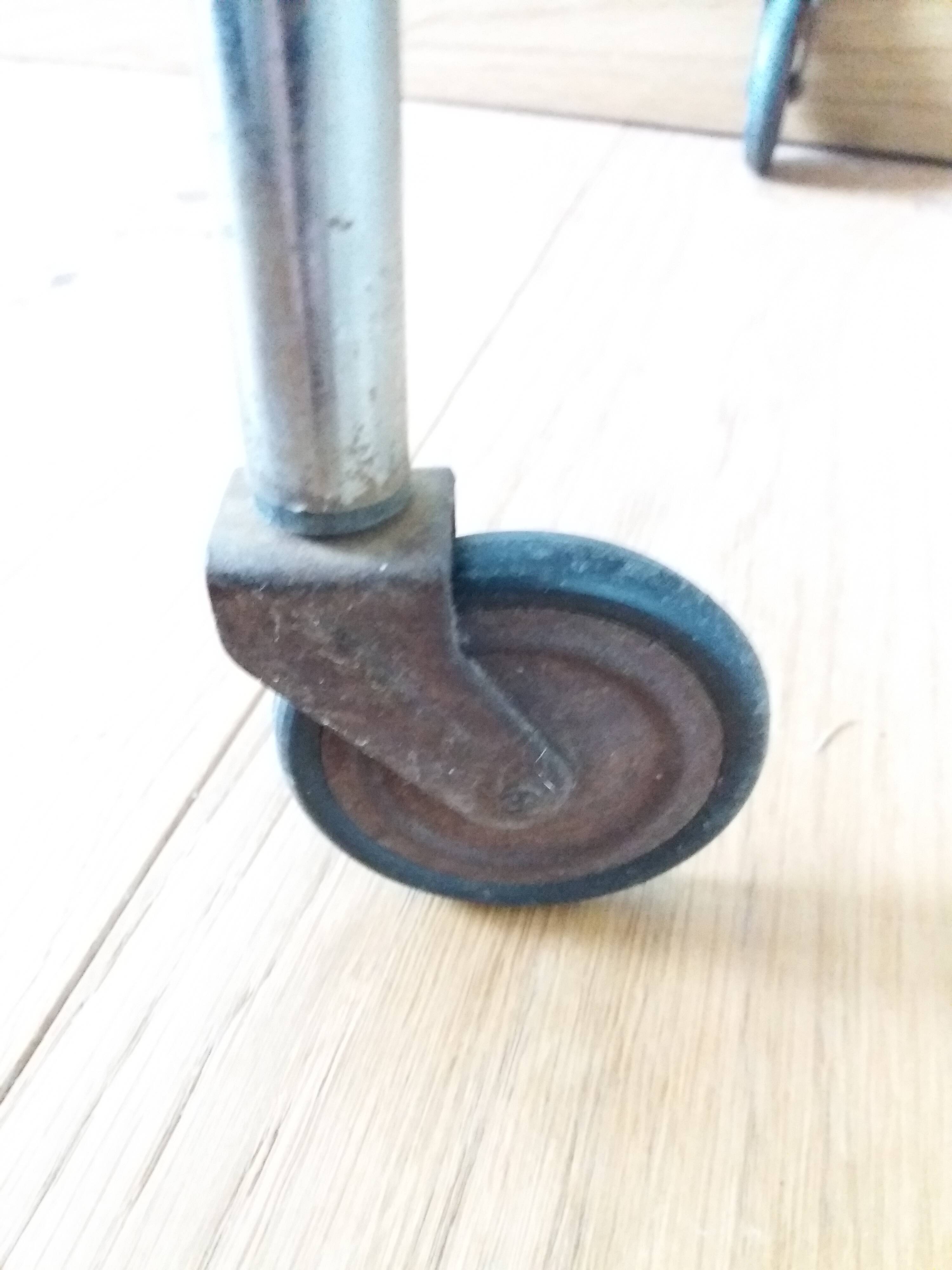 Folding trolley on wheels