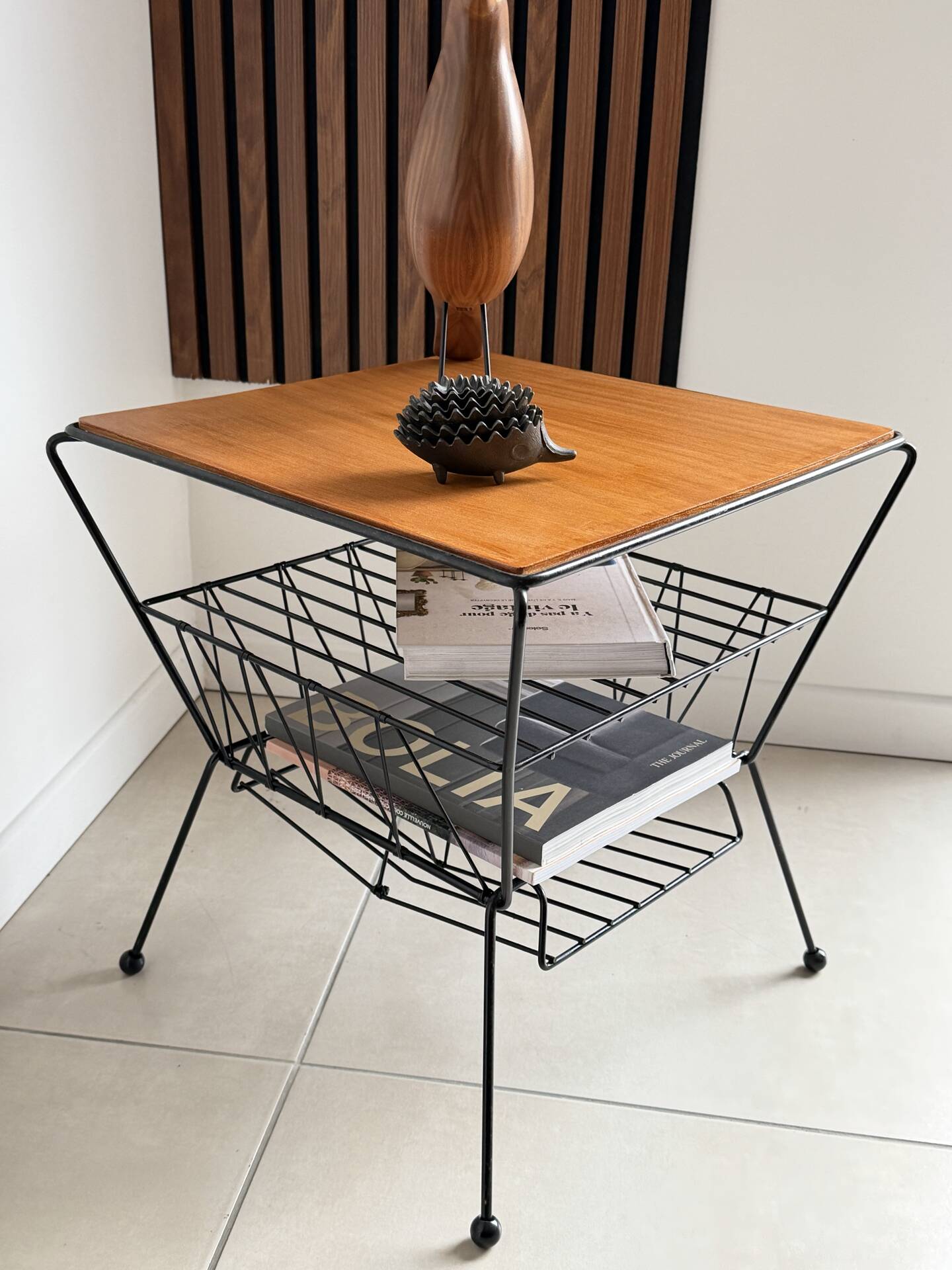 Side table / Vintage 50s-60s magazine rack table