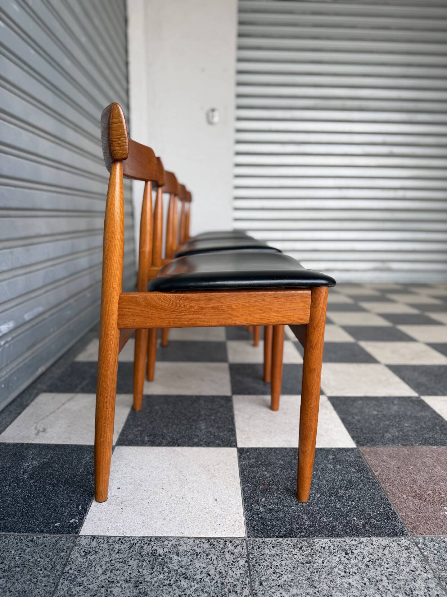Lot de 4 chaises danoises en teck
