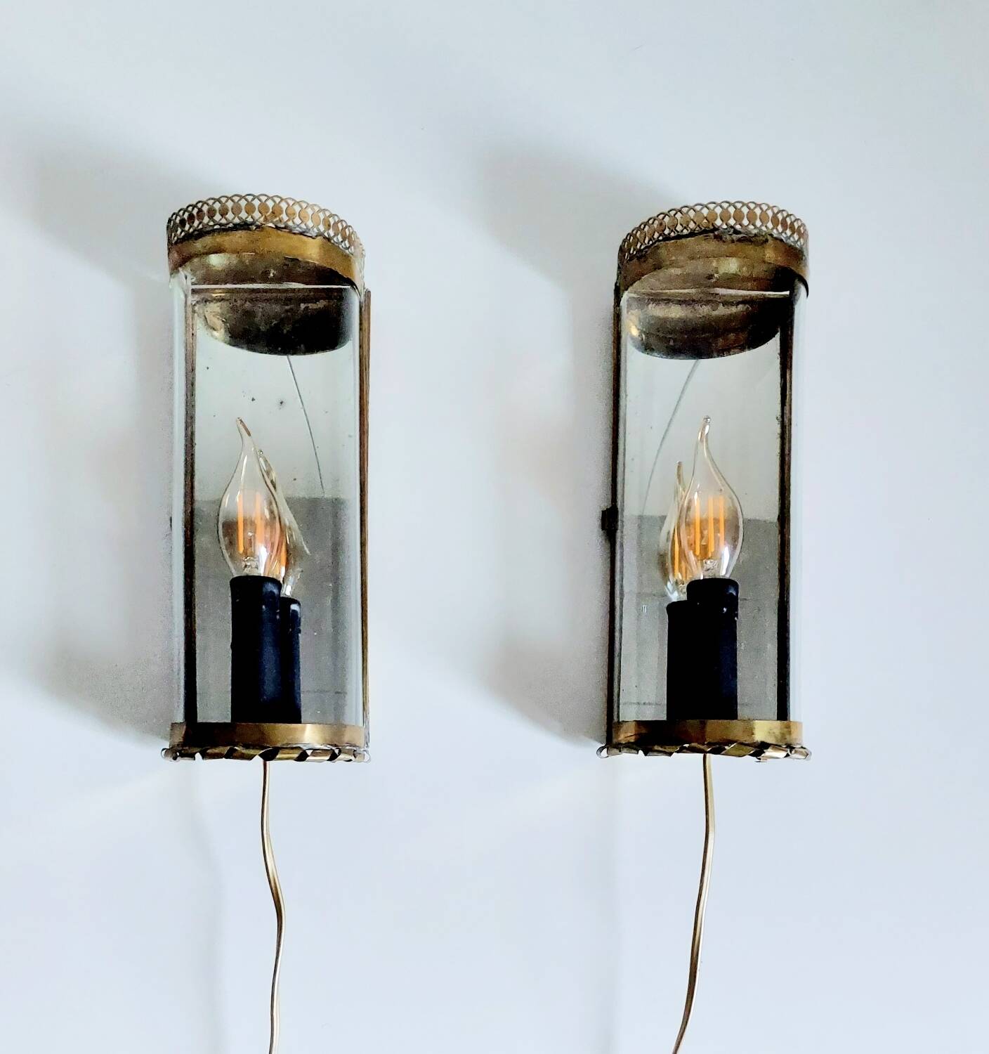 Paire d'appliques anciennes en laiton