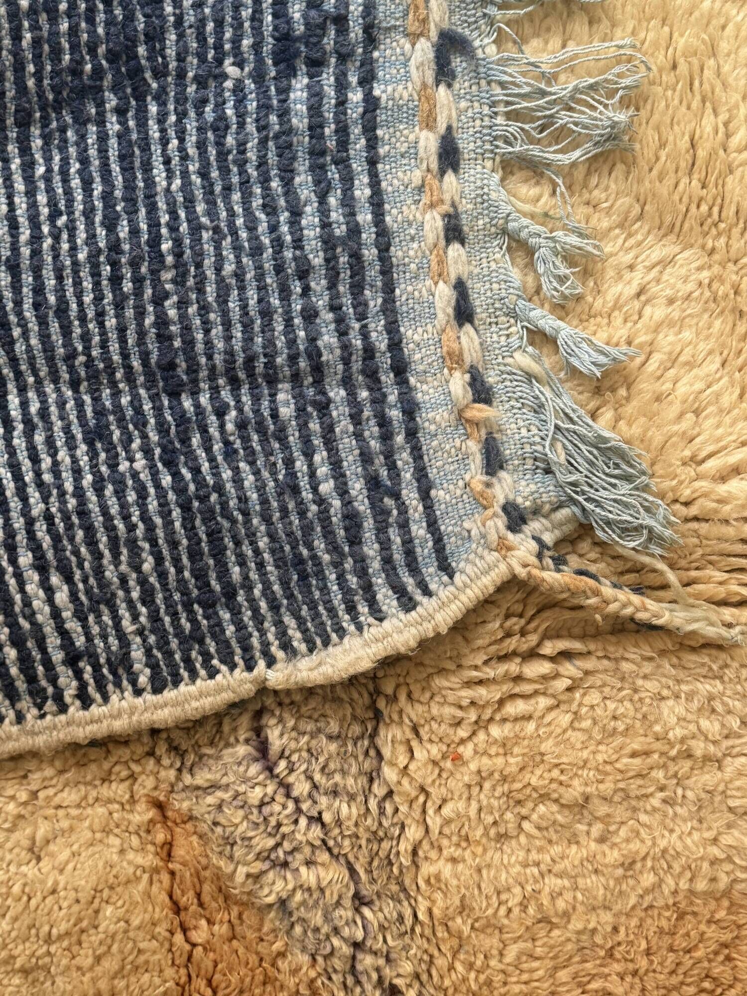 Thick vintage Berber rug, 100% handwoven sheep wool.