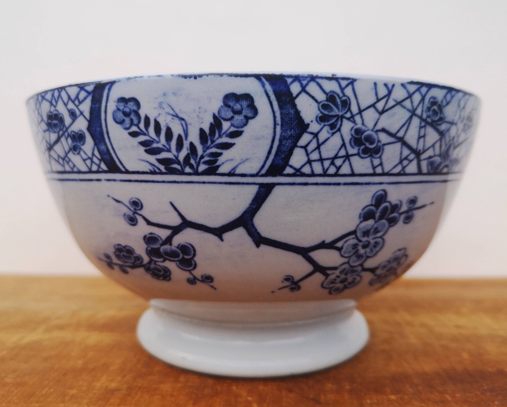 Old collection bowl Creil and Montereau model Japan