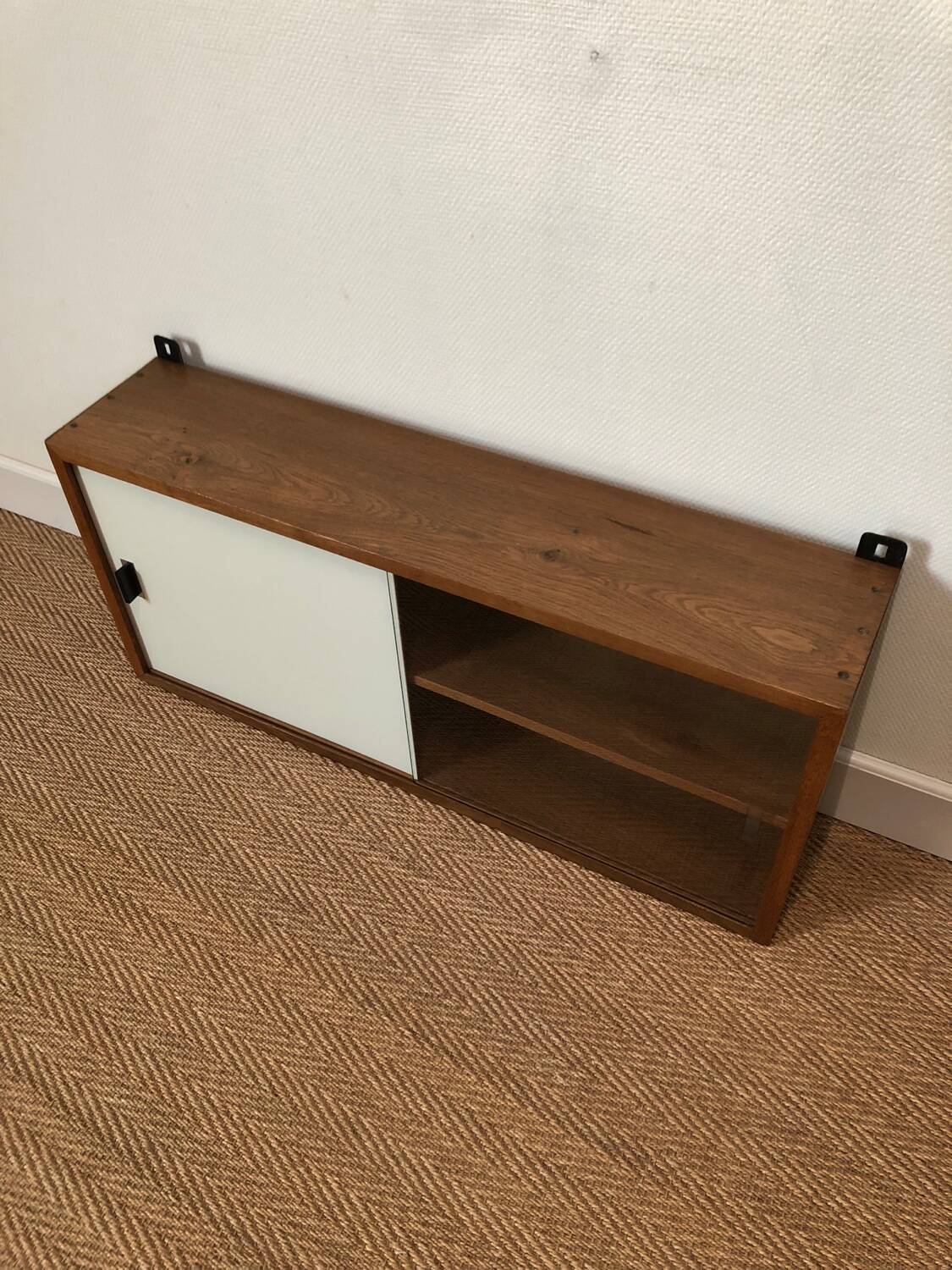 Shelf / display case