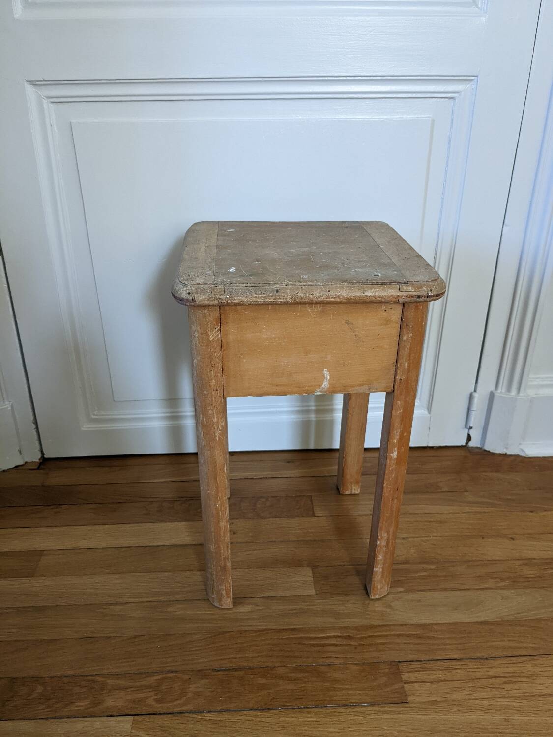 Painter's chest stool