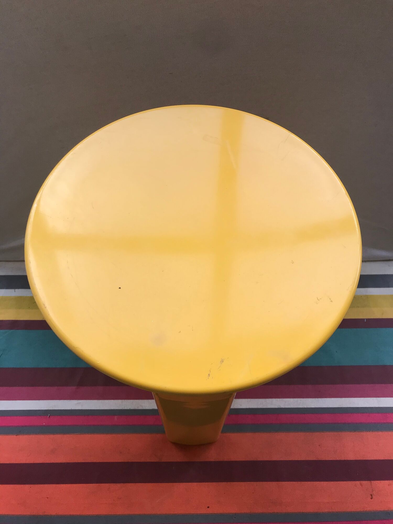 Former Gedy design Olaf von Bohr tripode yellow made in Italy vintage