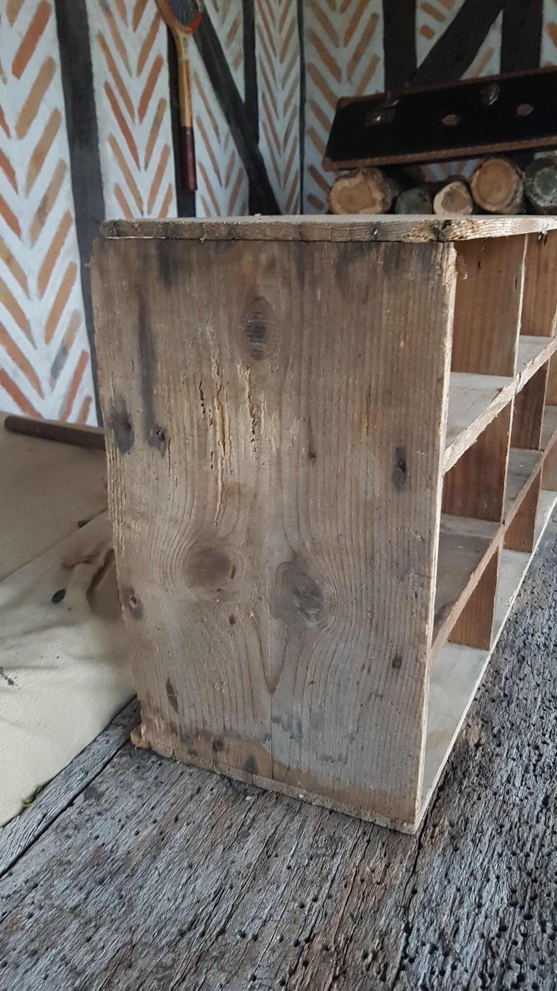 Wooden shelf 9 boxes