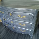 Commode style Louis XV patinée