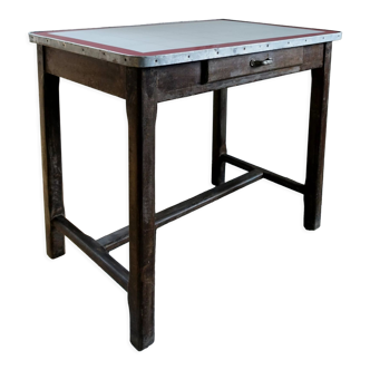 Farm table