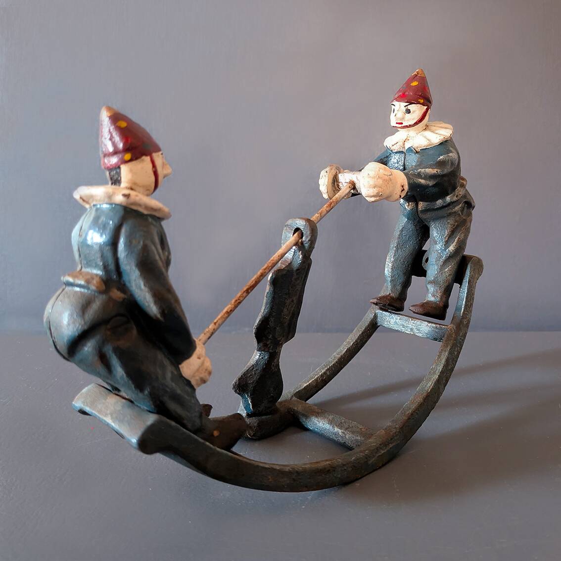 Jouet ancien "Bascule aux clowns en fonte peinte" années 1930