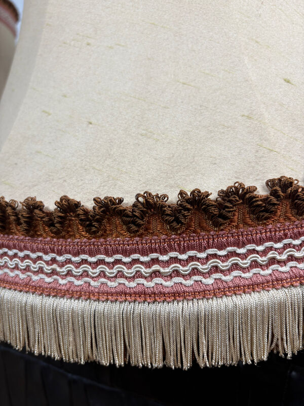 Pair d’abats-jours ancien en tissus à frange