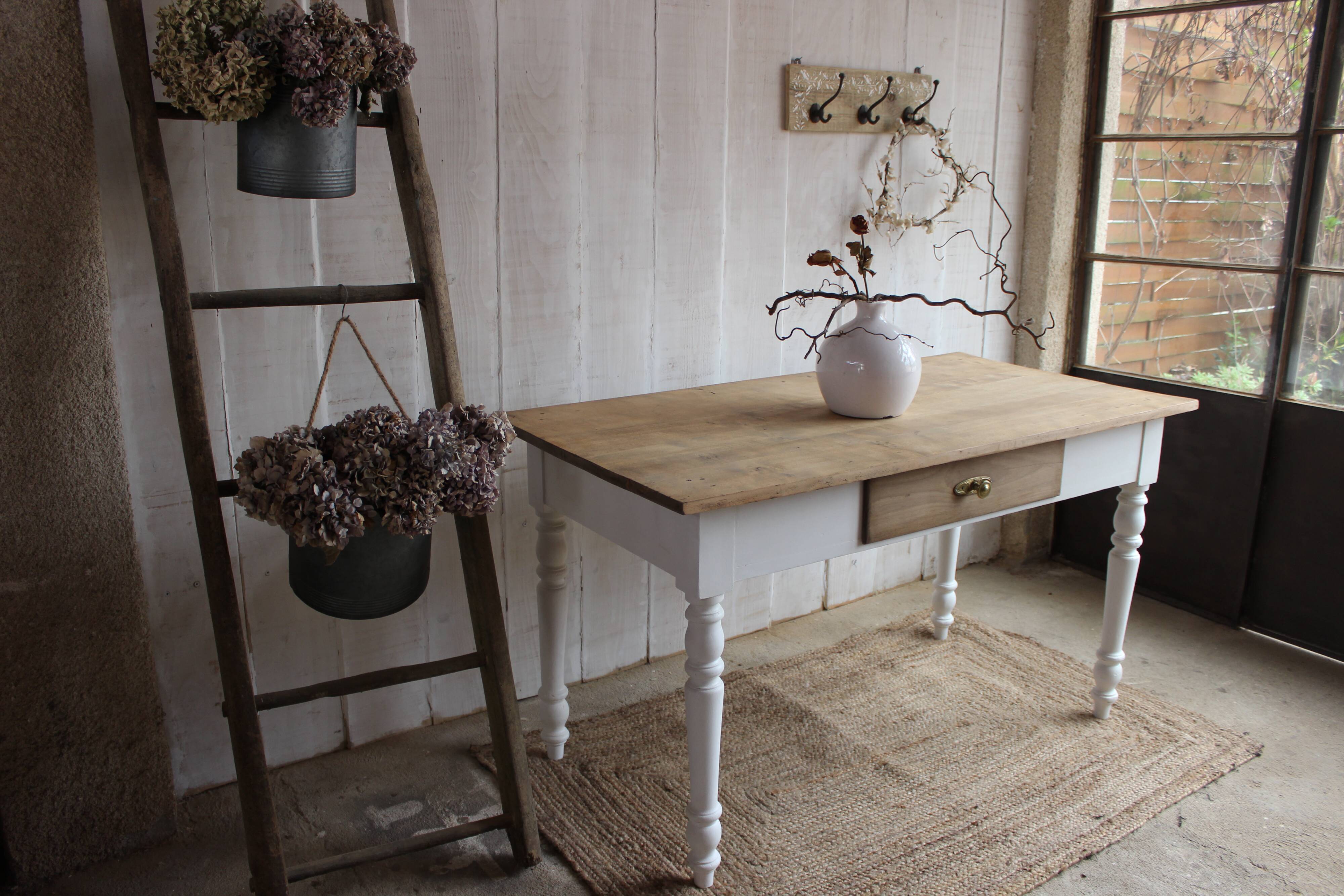 Farm table