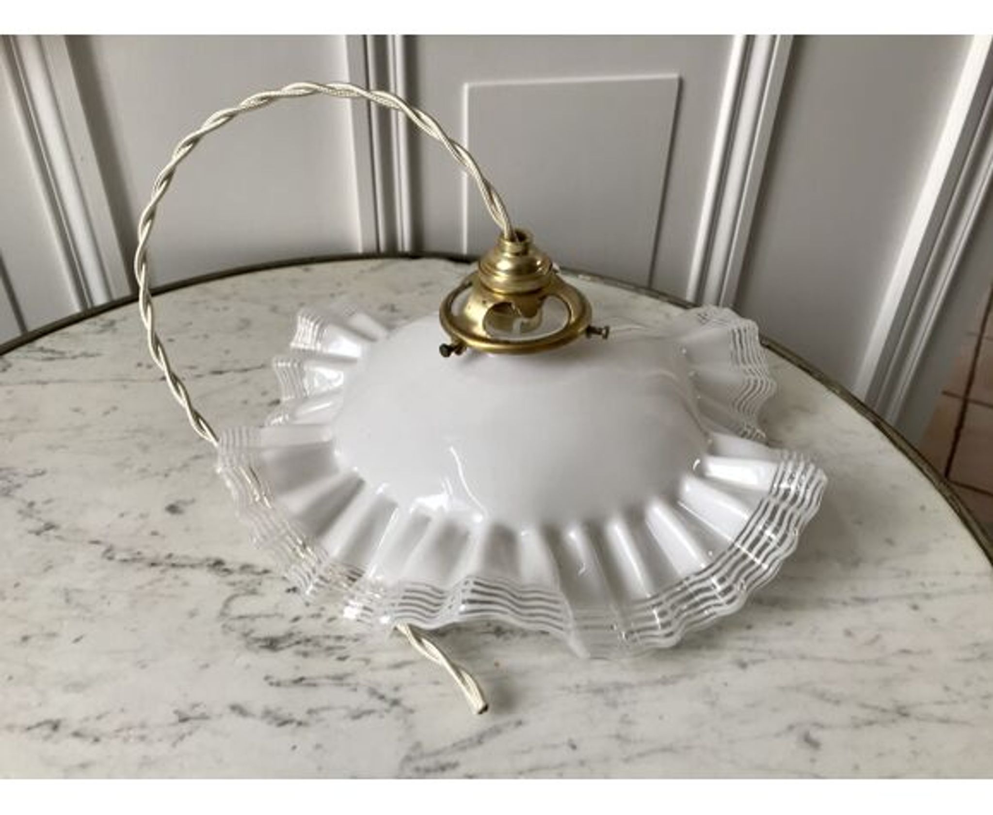 Opaline suspension in pleated glass 40s-50s