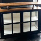 Buffet / bar / table