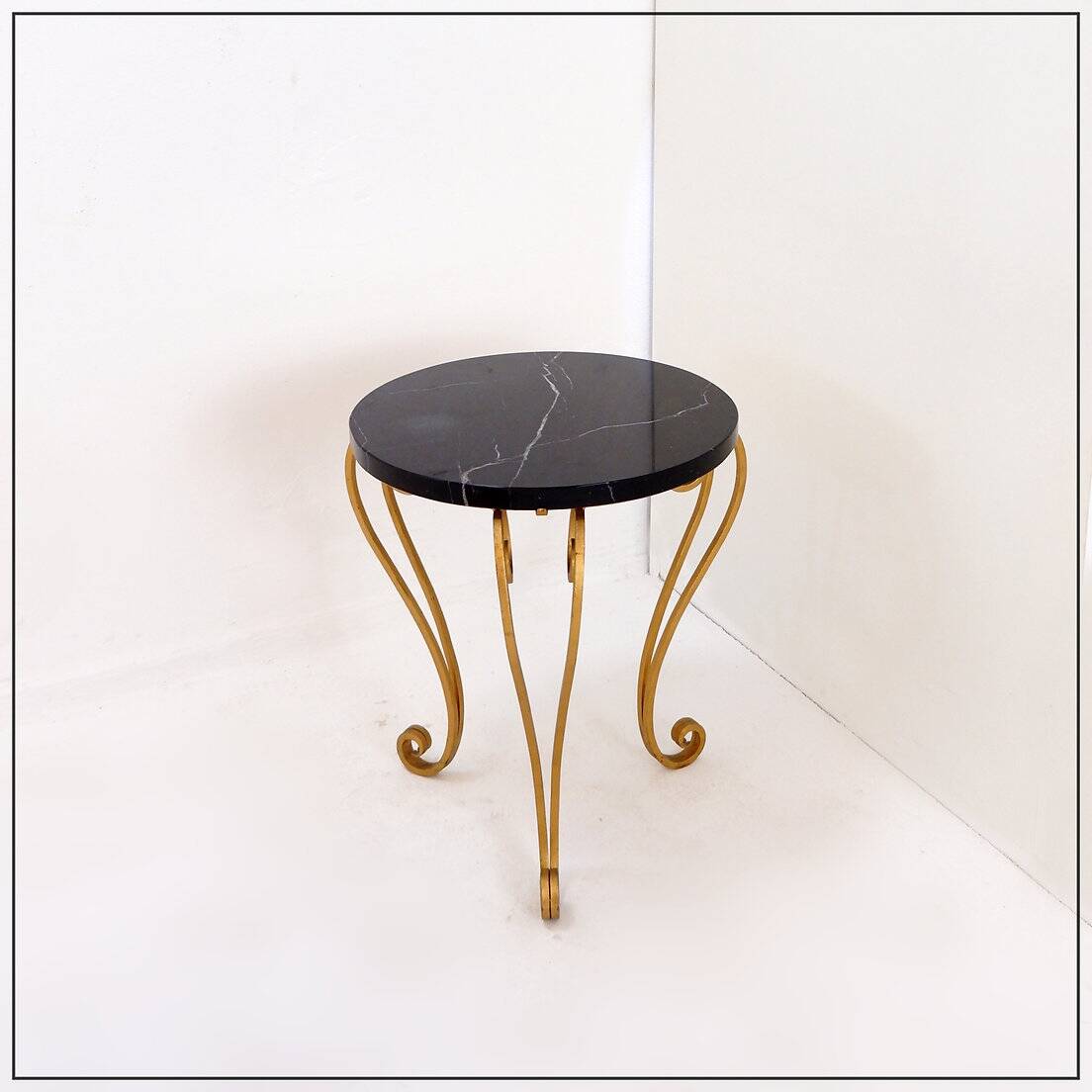 Art Deco Side Table in Marble and Gild Iron