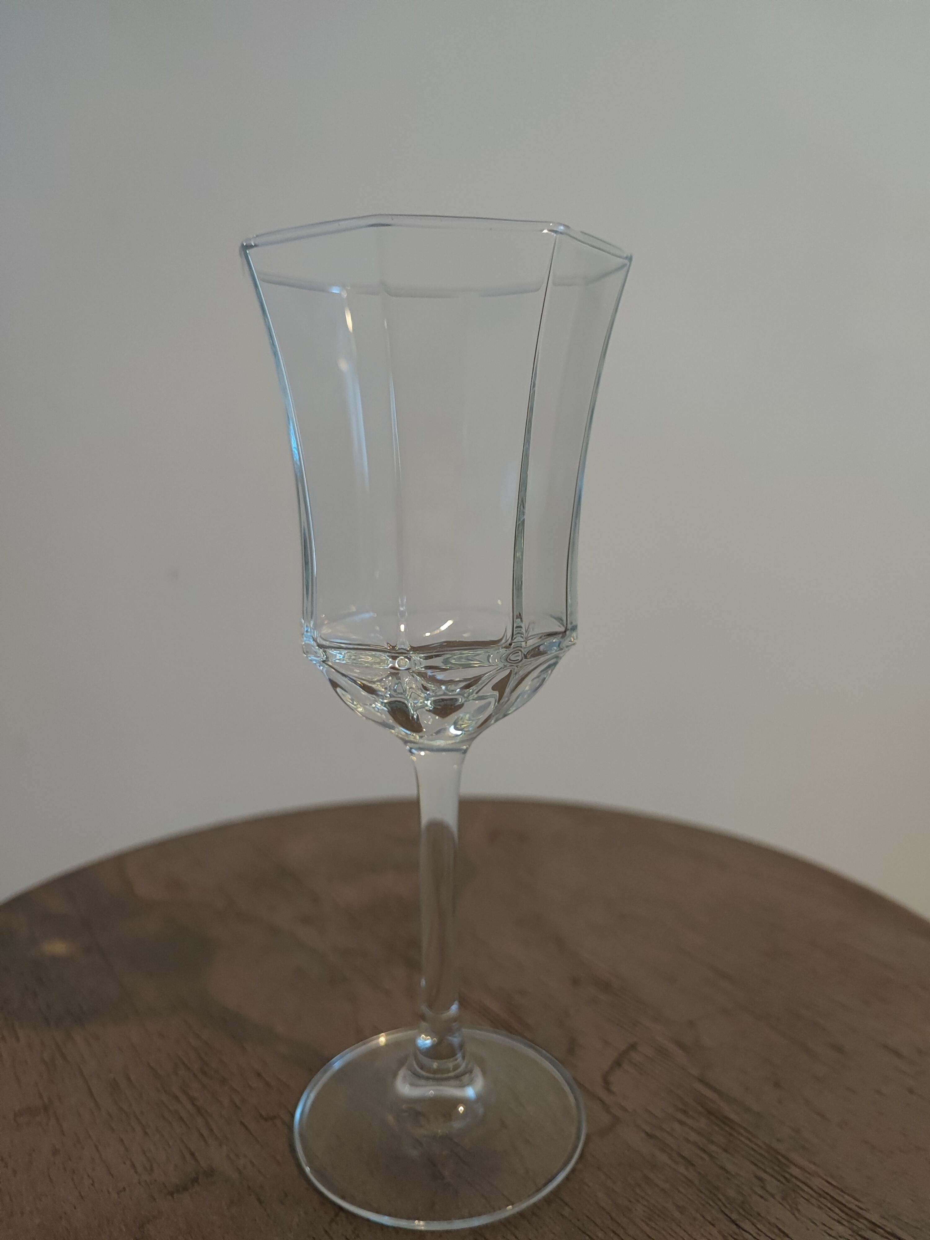 Set of 4 wine glasses