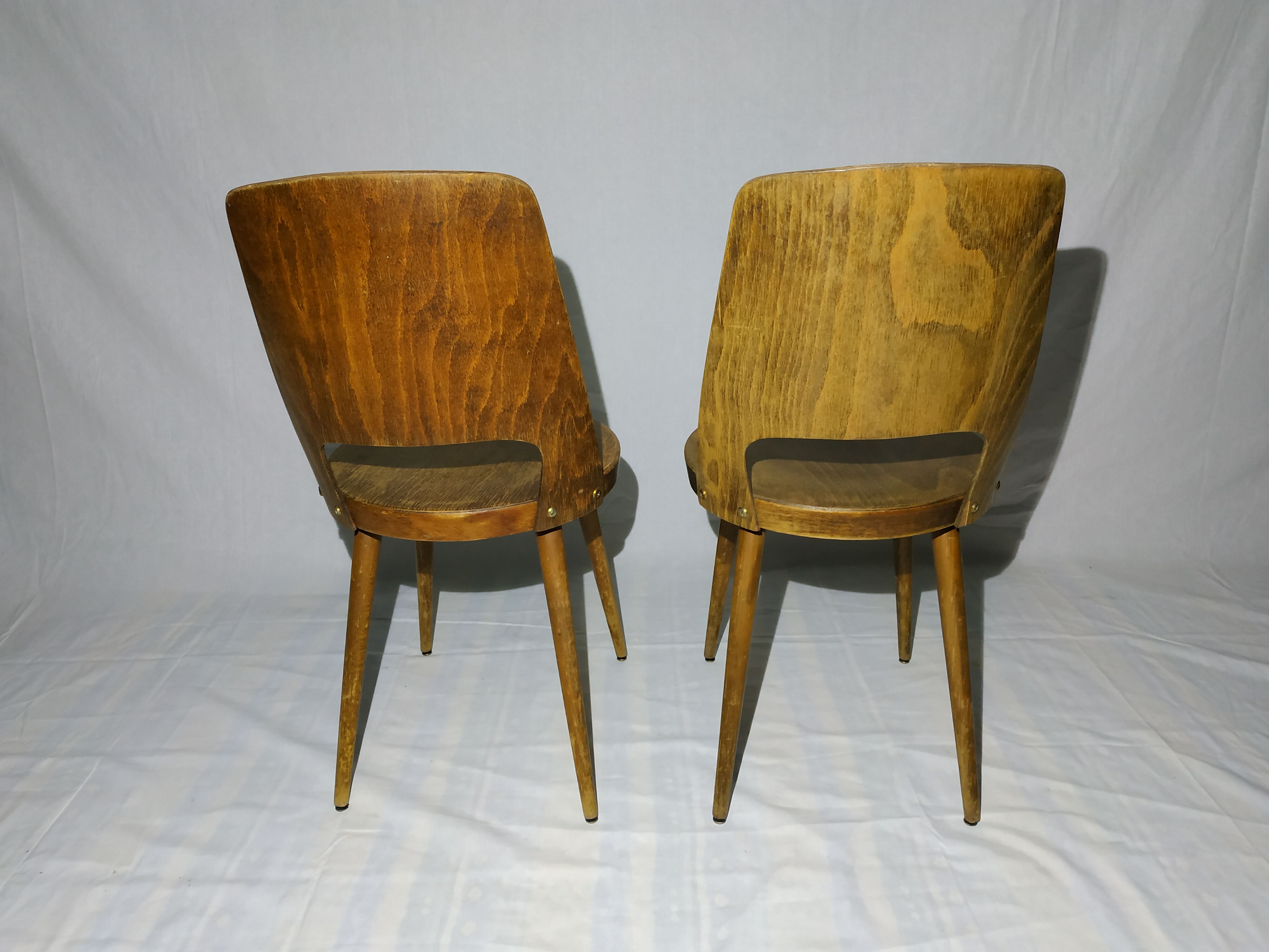 Paire de chaises Baumann modèle "Mondor" années 60
