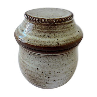 Tobacco pot in red sandstone glazed white