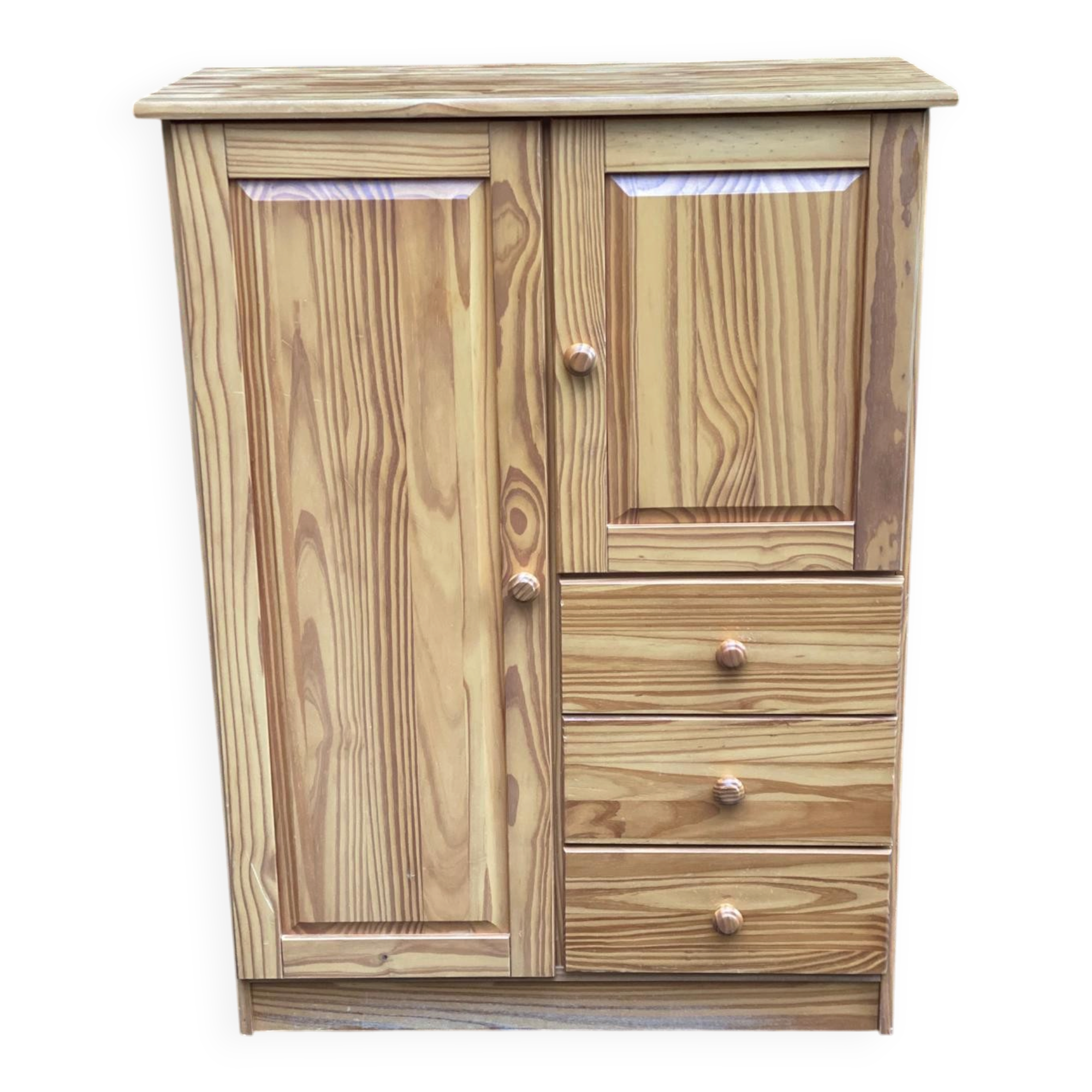 Vintage Scandinavian chest of drawers in solid pine from the 1980s.