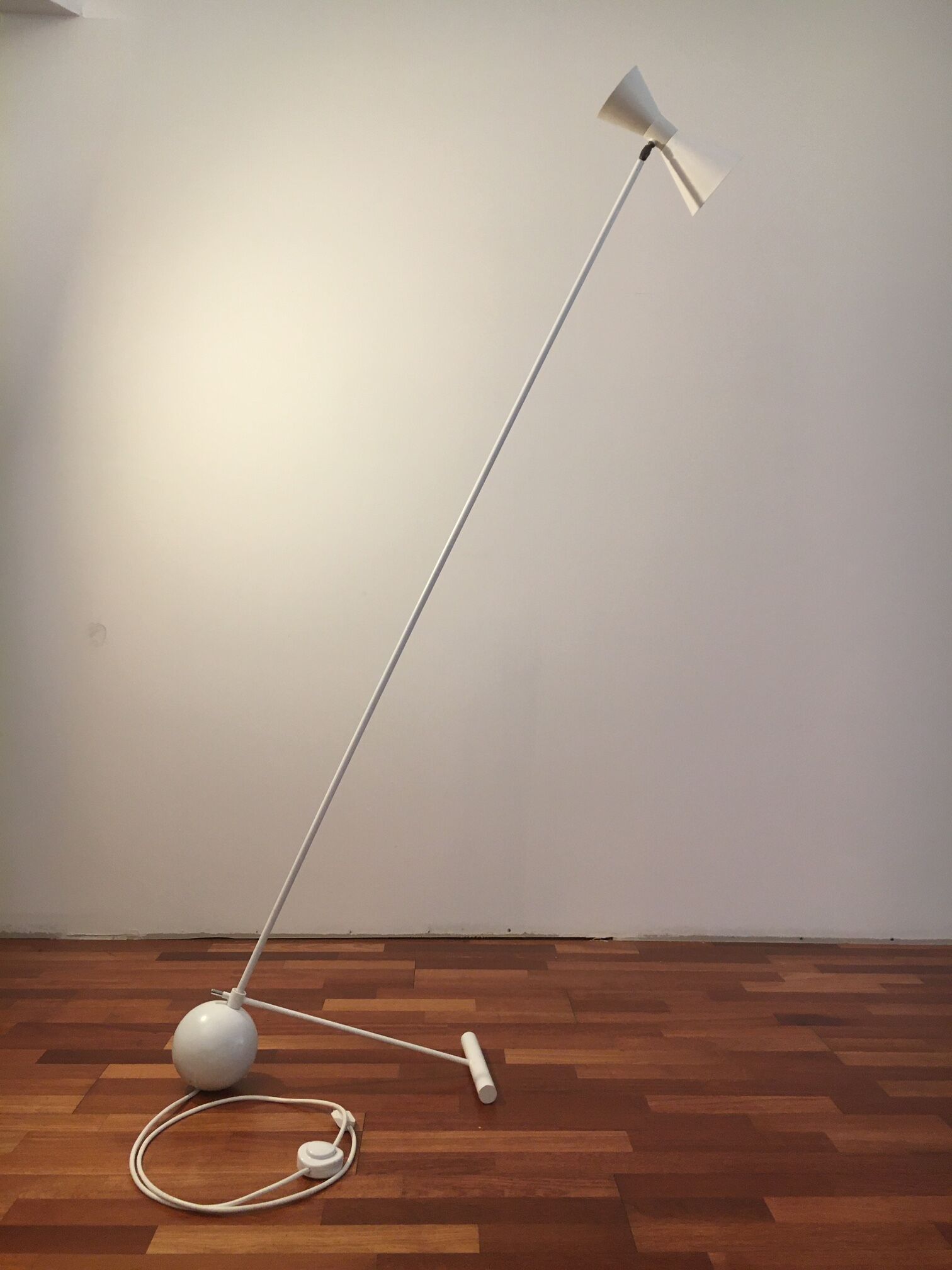 Diabolo floor lamp