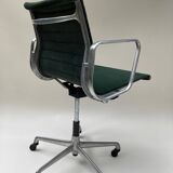 Eames EA 117 office chair