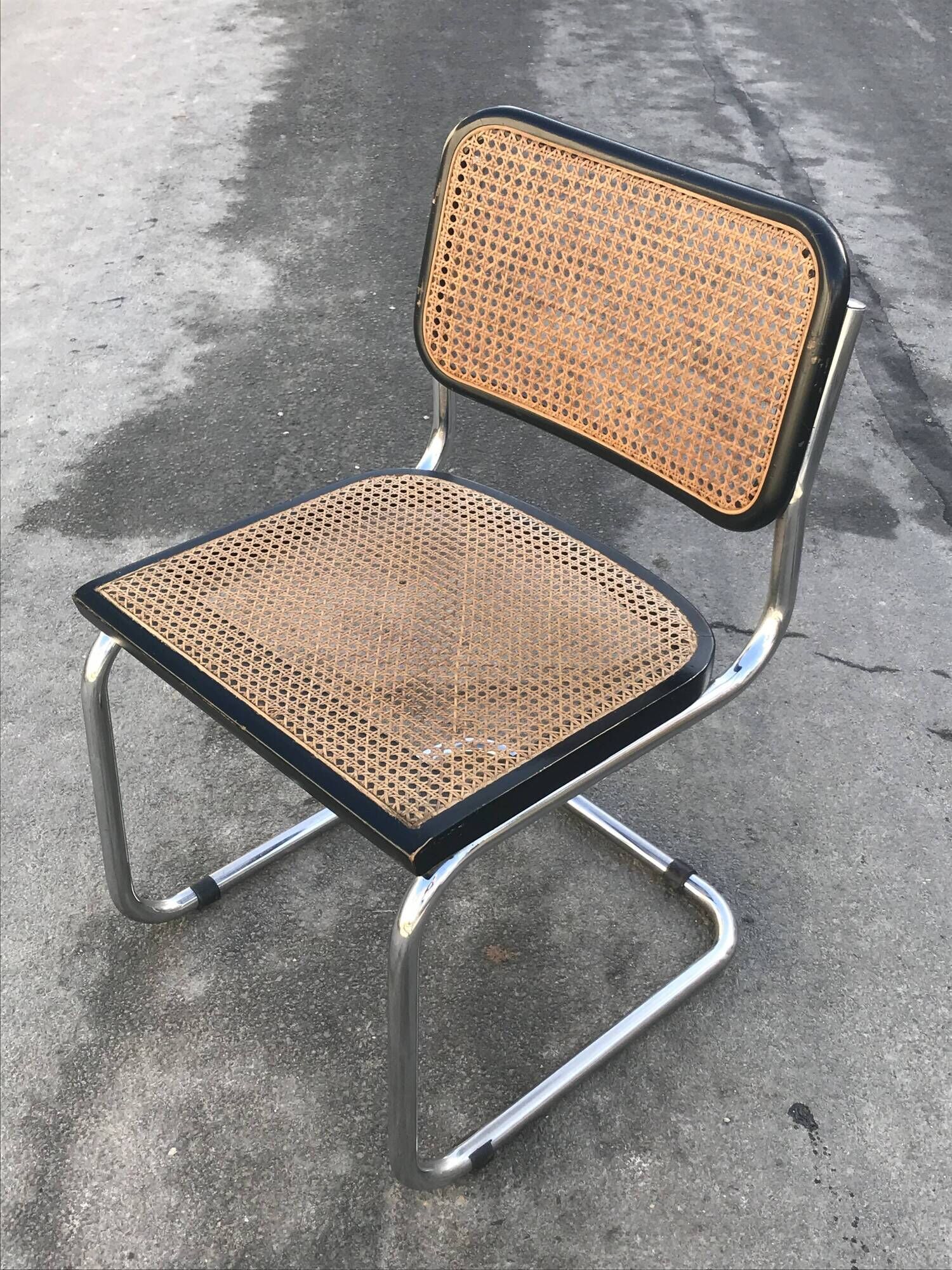 Chaise cesca noire b32 de Marcel Breuer 1970
