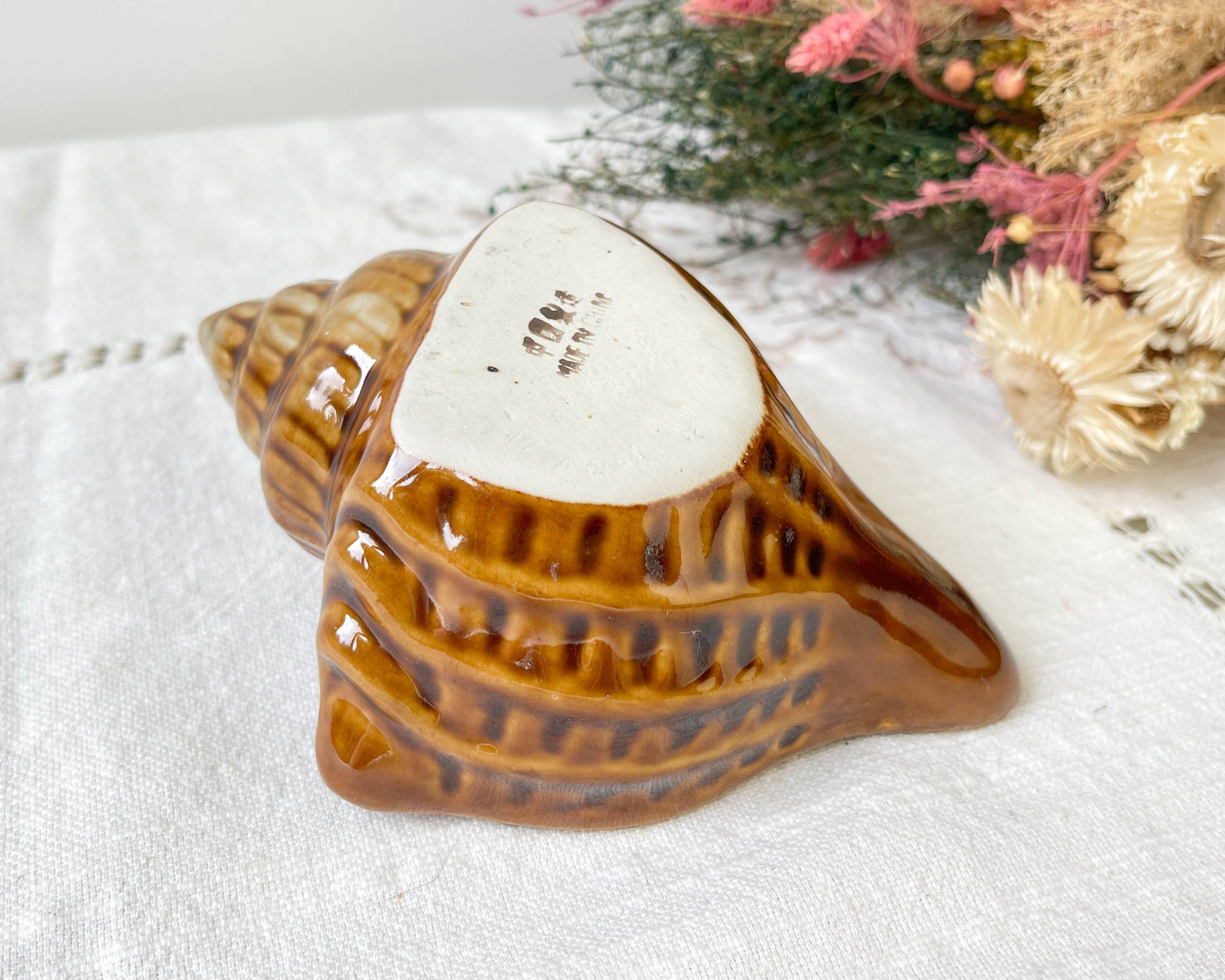 Vintage 50s shell ceramic ashtray