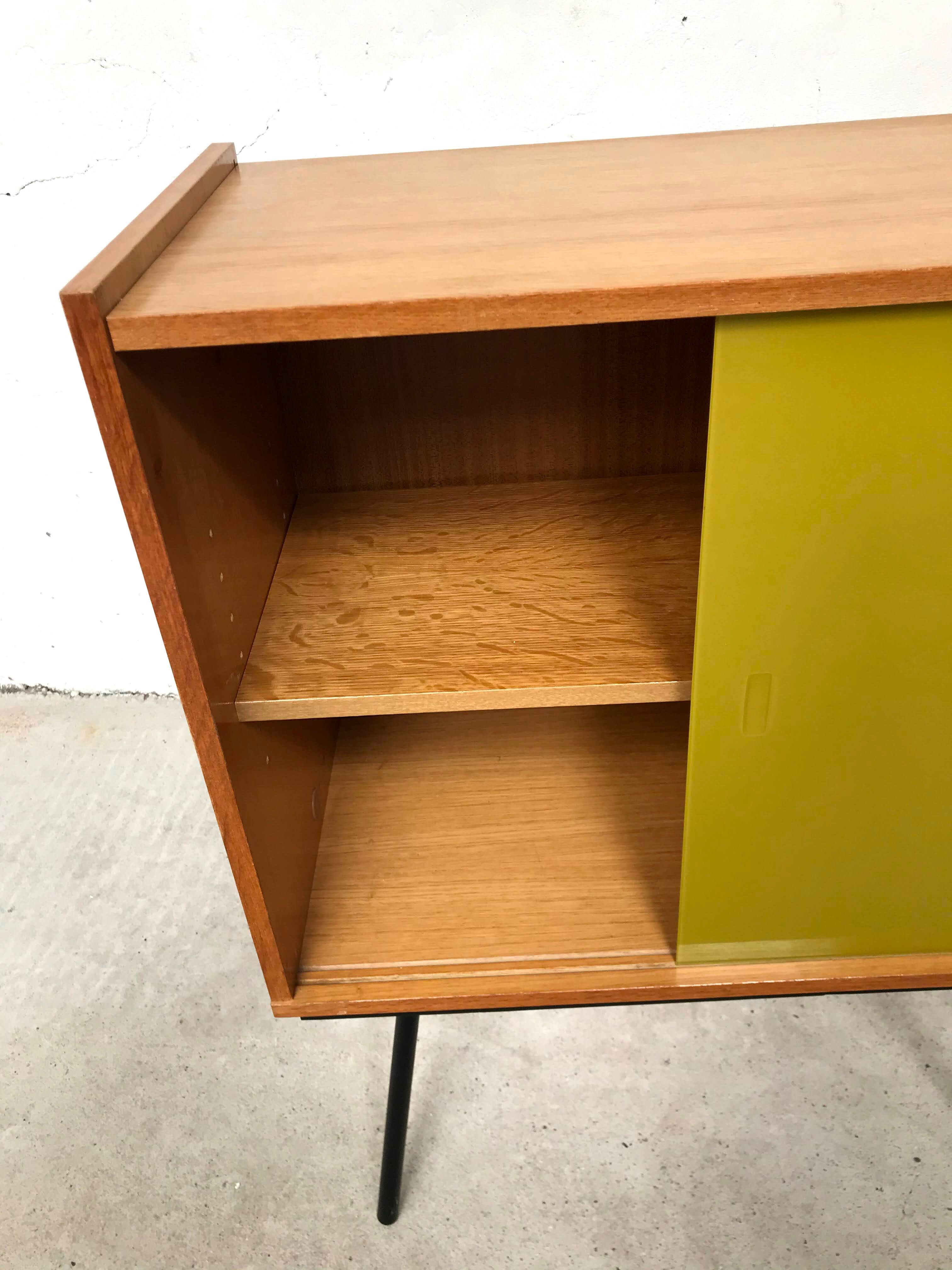 Vitrine petit meuble bois blond vintage années 60